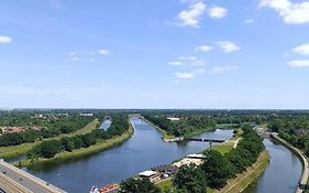 17Th Floor With River View Panorama